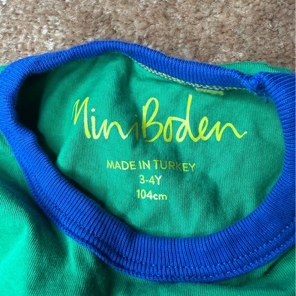 Mini Boden Vibrant Green Tee with Blue Trim - Picture 2 of 3